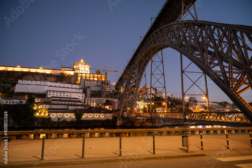 View of the D. Luís I Bridge and the city of Vila Nova de Gaia. Night cityscape. © Daniel Santos
