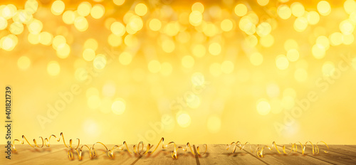 Unscharfer Goldener Silvesterhintergrund