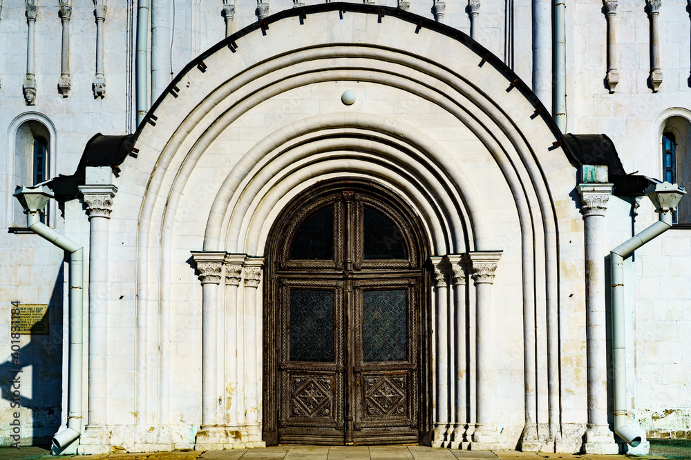 Obraz premium Orthodox churches and classical architecture of the city of Vladimir in Russia. 