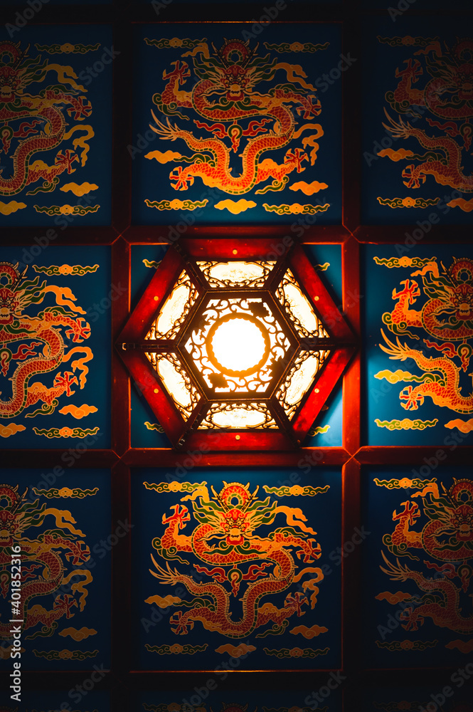 Obraz premium Lamp and decorated ceiling in Dragons Gate. Sweden