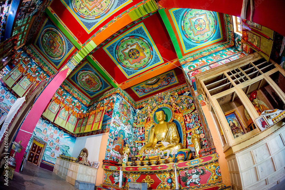 Obraz premium Buddhist temple, Buddhist stupa, Buddhist frescoes and icons, painting on the walls, Buddhist thangkas, Tibetan Buddhism, Ladakh, Zanskar, Tibet and the Tibetan plateau,