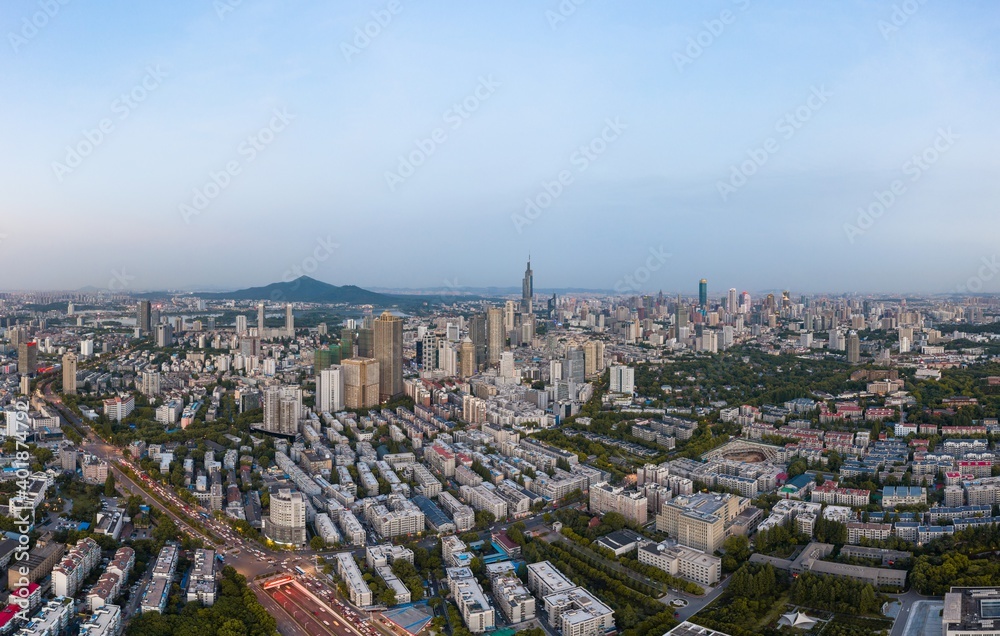 Obraz premium Skyline of Nanjing City before Sunset
