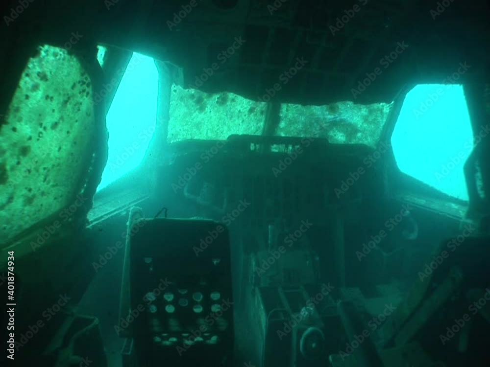 vid-o-stock-air-plane-wreck-underwater-airbus-big-airplane-on-ocean