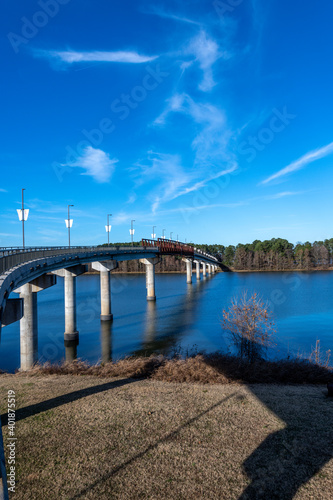 Fototapeta Naklejka Na Ścianę i Meble -  bridge over the river