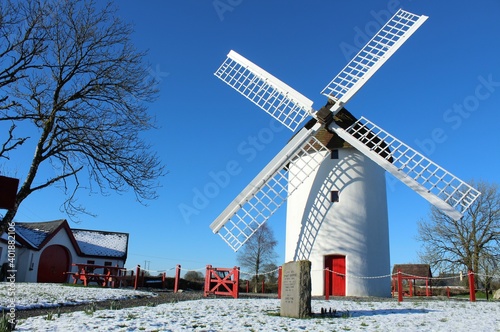 Schilderij op canvas Elphin Windmill, an 18th century tower mill, restored in 1996 and now fully operational
