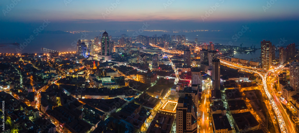 Obraz premium Aerial photography of night view of Qingdao, China..