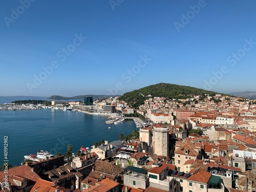 Split Dalmatien Kroatien Adria Mittelmeer -   ber den D  cher
