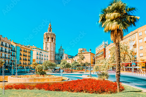 Square, Plaza of the Queen and  Crafts Market before the Seville photo