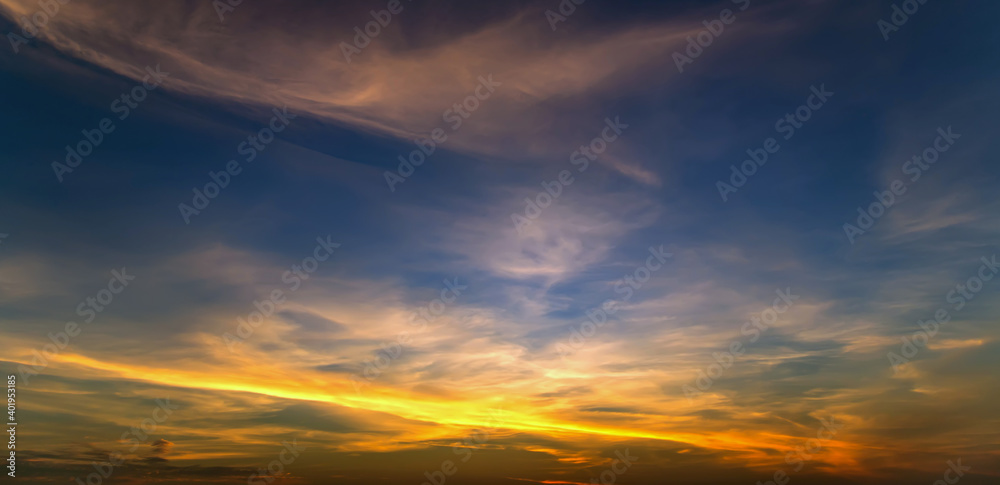 Obraz premium abstract white Cloud on dramatic blue sky free space