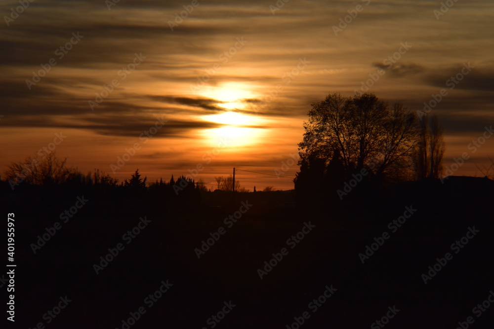 coucher de soleil dans la campagne