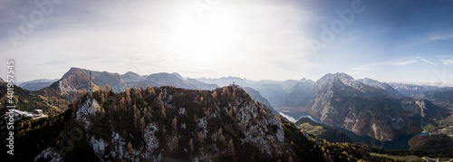 Fototapeta Naklejka Na Ścianę i Meble -  Gipfelkreuz in den Bergen Österreichs, Gebiet Zillertal
