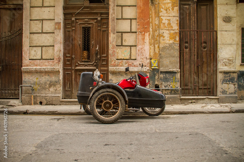 Photos Old Motorbike with sidecar parked in the center of haVA, cUBA