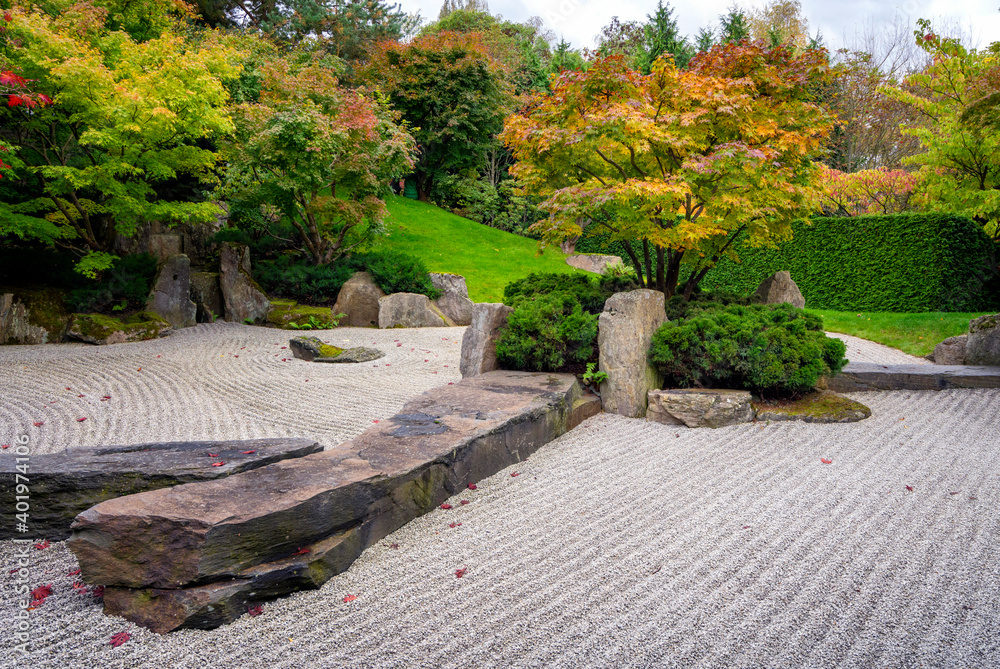 Fototapeta premium well-kept garden