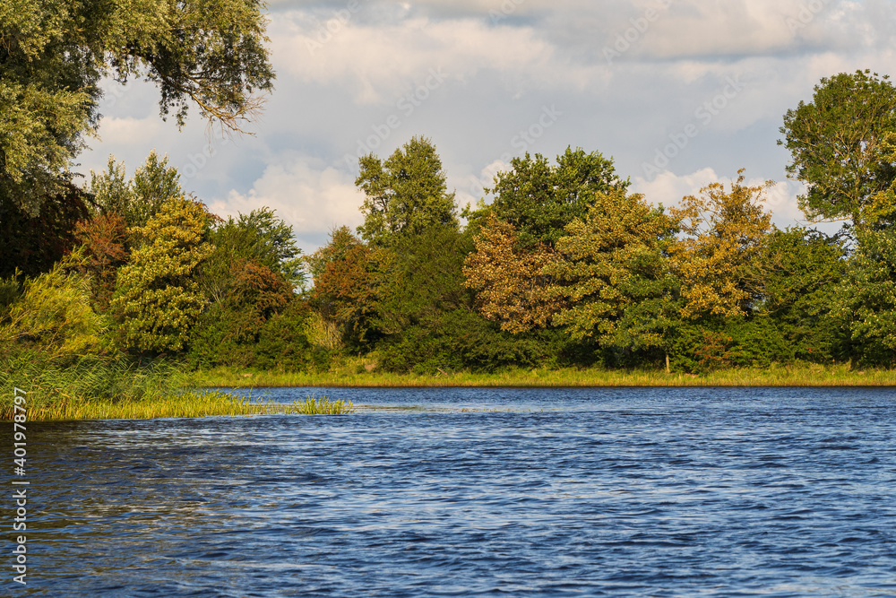 Ufer eines Flusses Ufer eines Flusses