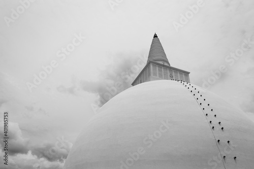 Ruwanwelisaya stupa in Anuradhapura, Sri Lanka