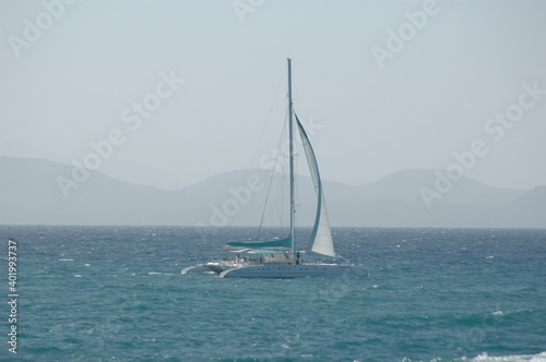 Navegando en catamaran © Adolfo