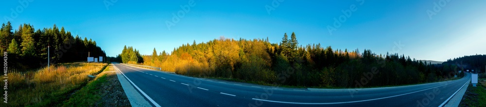 Fototapeta premium panorama of roads in the mountains in autumn