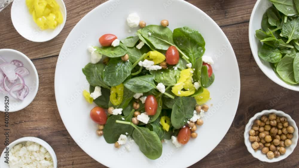 Spinach Salad with Feta, Chickpeas and Peppers Spinach Salad with Feta, Chickpeas and Peppers
