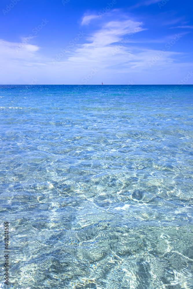 Obraz premium Sea and sky: crystalline water in Apulia, Italy.