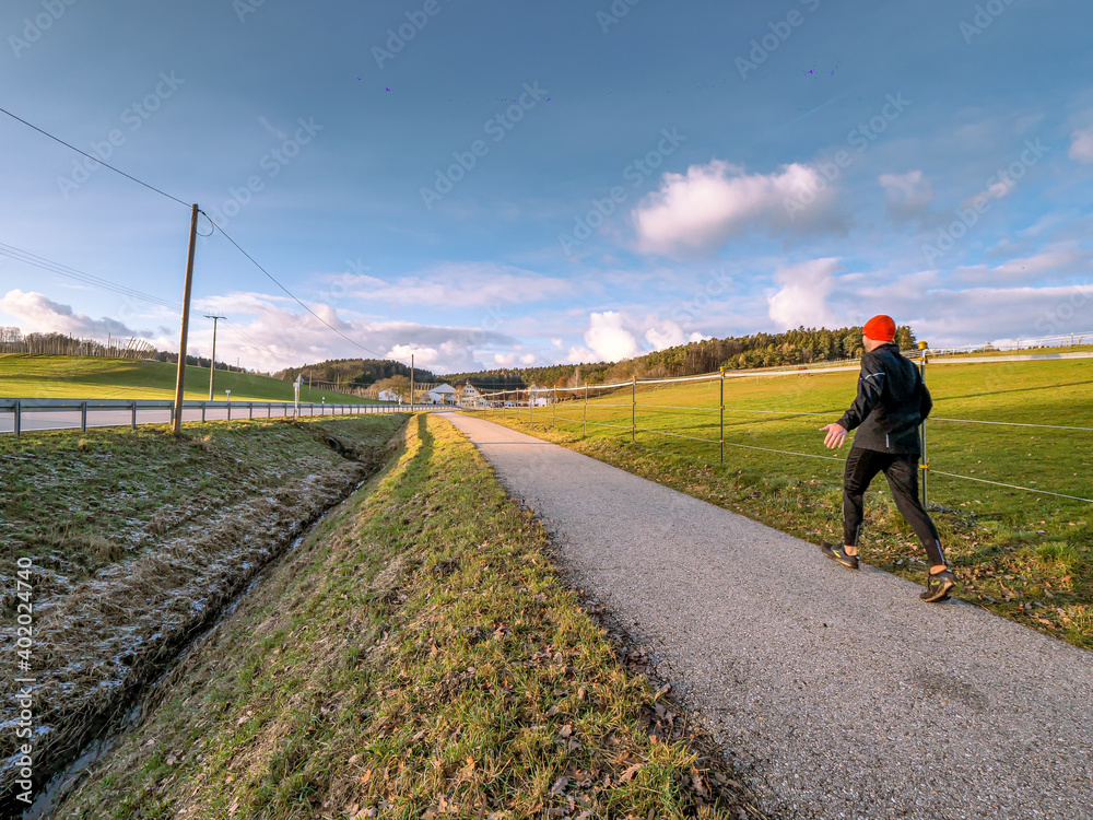 Obraz premium Bavarian landscape running during winter time