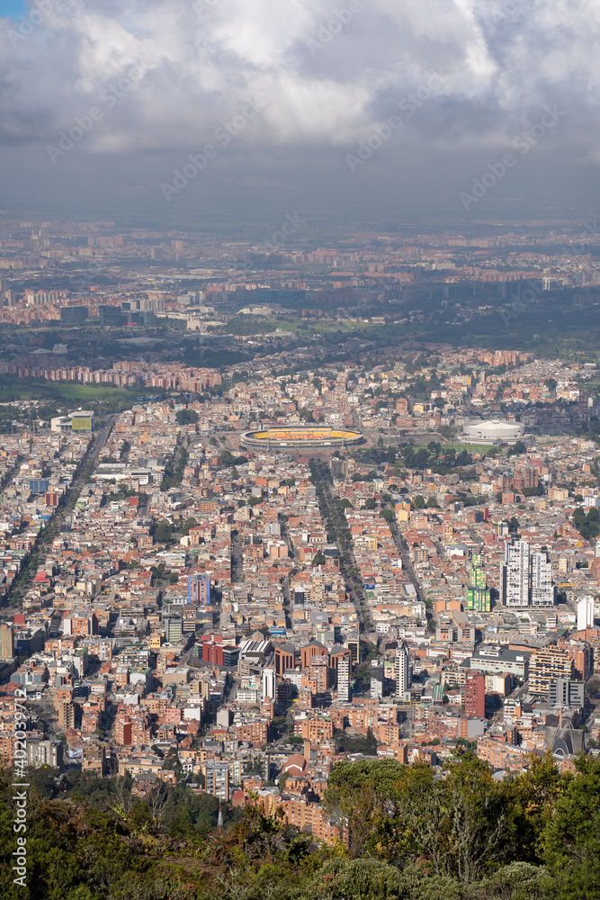 Mirador sobre Bogota desde el Alto de la Cruz 