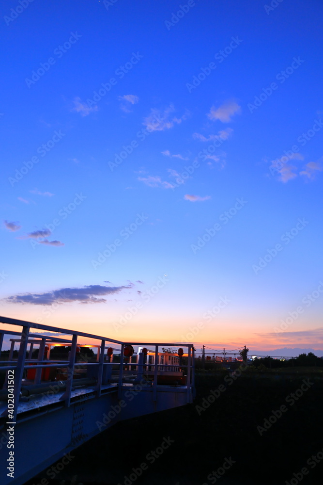 Obraz premium 千里川の土手 伊丹 兵庫 日本