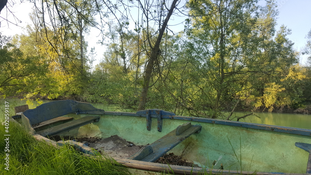 Naklejka premium Barque abandonnée