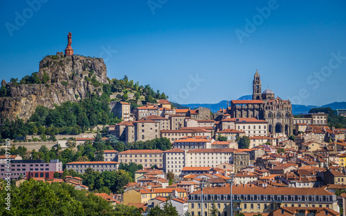 Photos A view of the statue of Our Lady of France and the Cathedral of Le Puy en Velay