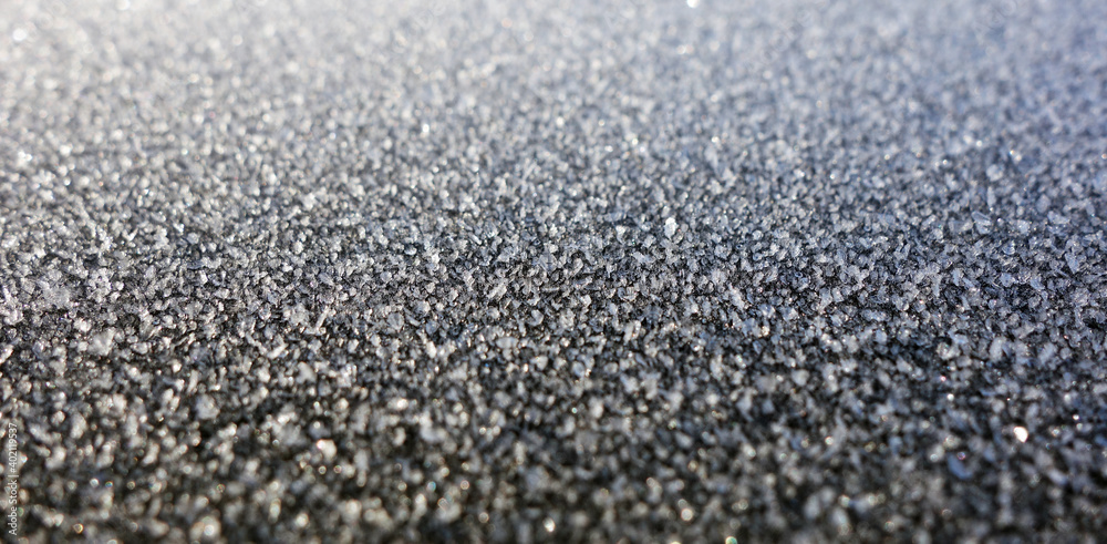 Surface icing forming ice textured crystals Surface icing forming ice textured crystals