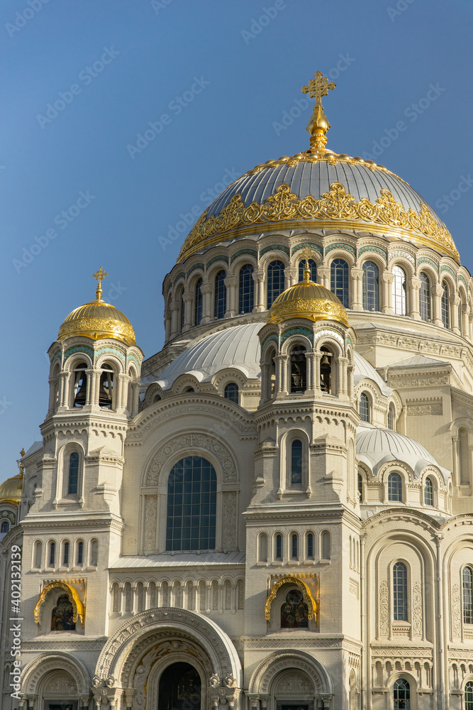 The largest naval cathedral in the Russian Empire. Built in neo-Byzantine style.