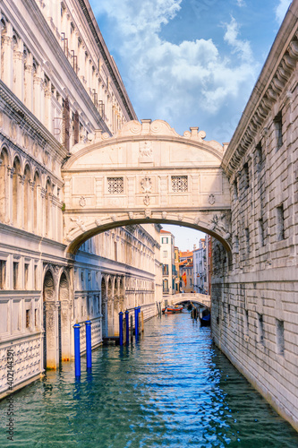 bridge of sighs in venice