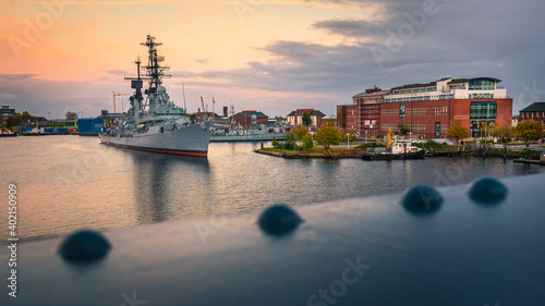 Hafenbecken in Wilhelmshaven am Abend. photo