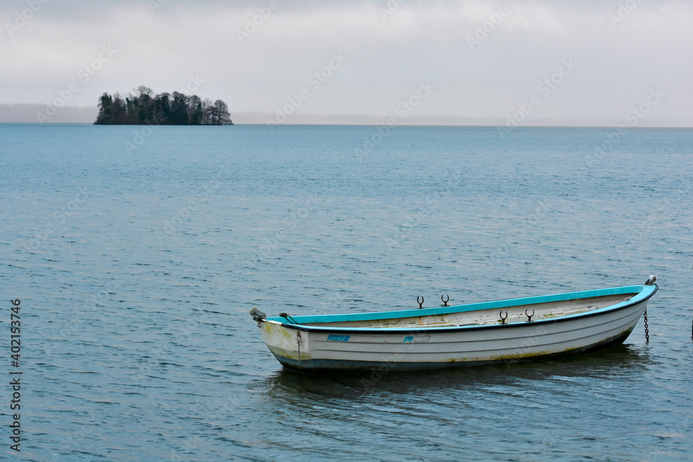 Naklejka premium boat on the beach