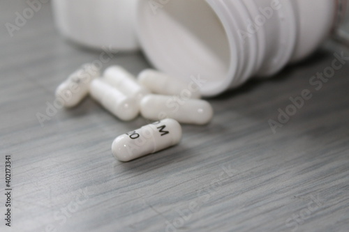 medicine, pill, pills, health, bottle, medical, drug, tablets, white, capsule, pharmacy, tablet, vitamin, medication, healthcare, prescription, illness, pharmaceutical, drugs, capsules, pain, care, he