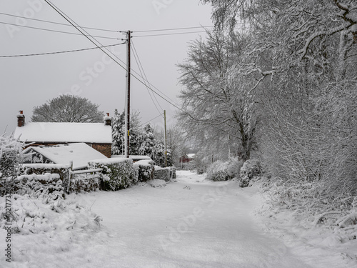 Fotografie Rural winter snow scene on Wetley Moor, Staffordshire, UK.