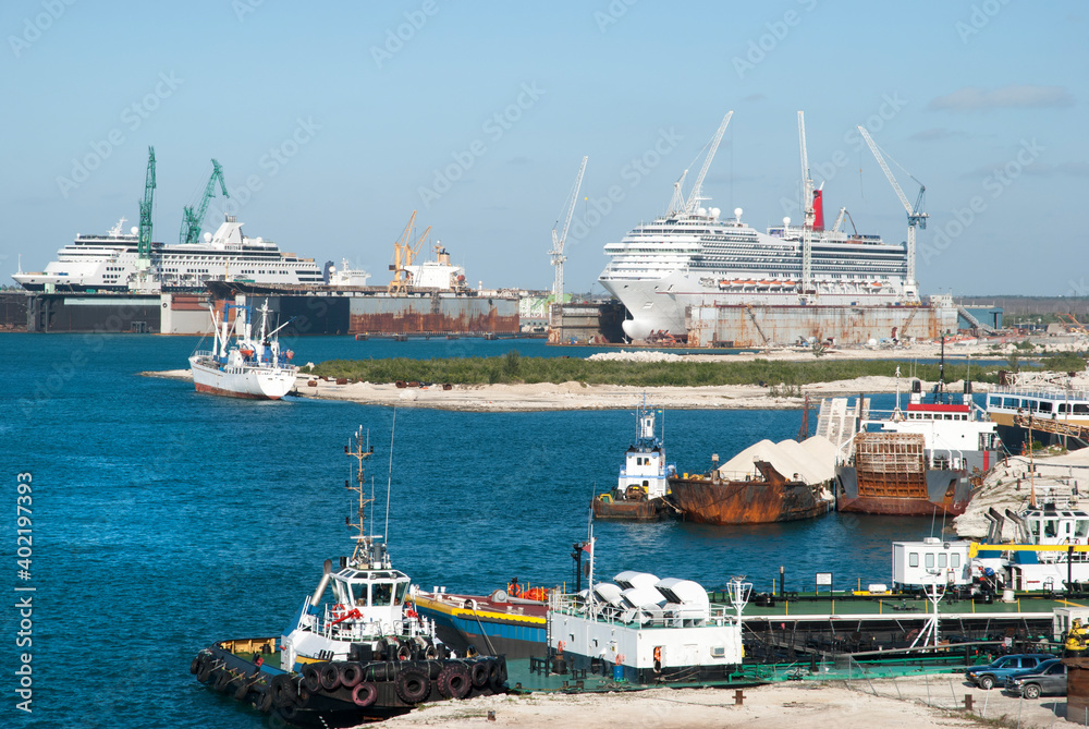 Grand Bahama Island Port Ships
