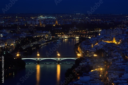 Hora azul en Sevilla