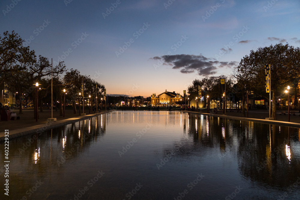 Naklejka premium Amsterdam The Netherlands oktober 18th 2018 Museum Quarter, Museumplein in Amsterdam view towards the Concertgebouw in the evening