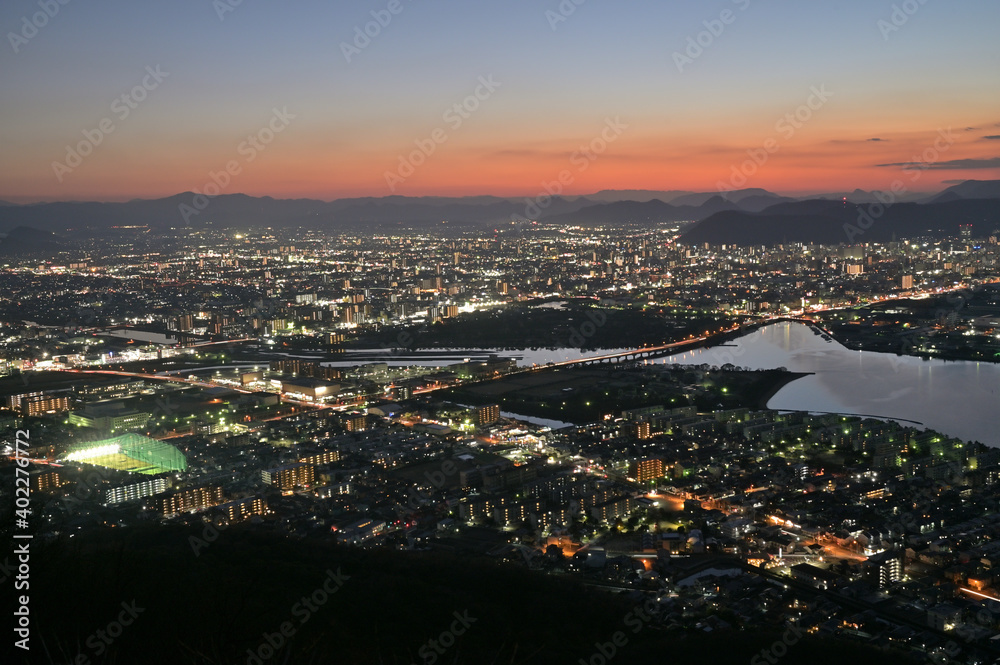 Fototapeta premium 四国香川県高松市の夜景を屋島から撮影した