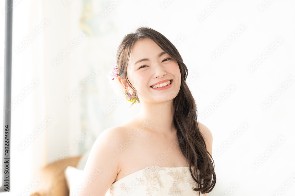 ブライダルにも使える美しくかわいい日本人の花嫁さんの笑顔1 正面向きコピースペースあり ズーム Foto De Stock Adobe Stock