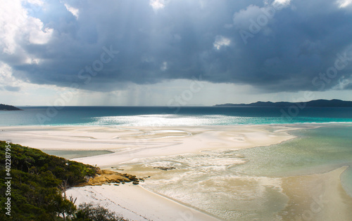 Fototapeta Naklejka Na Ścianę i Meble -  Whitsundays stormy weather over beautiful beach