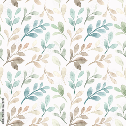 Seamless pattern with green leaves watercolor