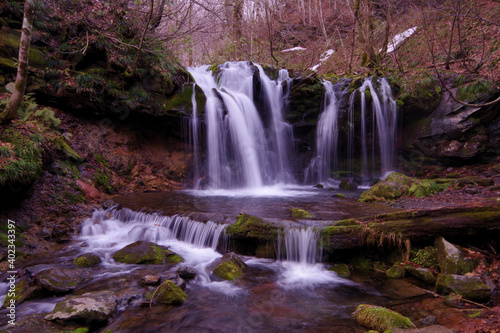 Fototapeta Naklejka Na Ścianę i Meble -  穏やかな滝　秘境にある滝