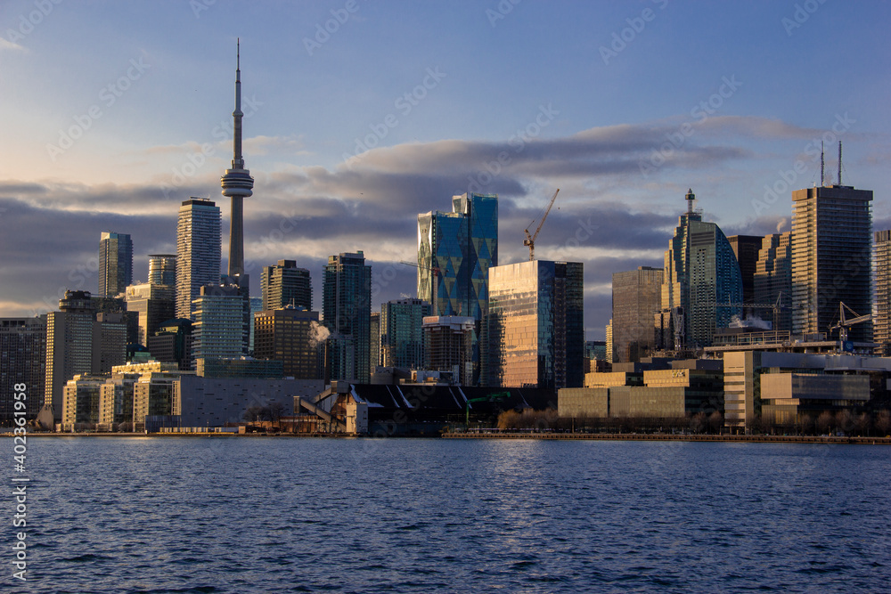Obraz premium Toronto skyline from Lake Ontario