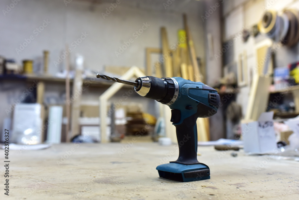 Cordless combi drill for used as impact drill and screw driver