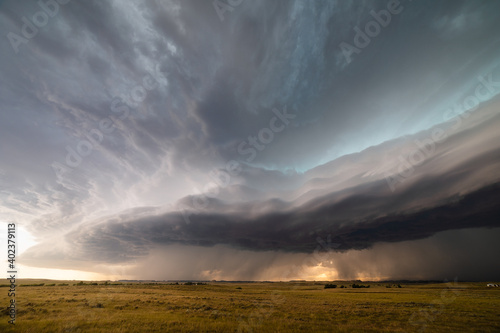 Photography Shelf cloud and stormy sky ahead of a thunderstorm
