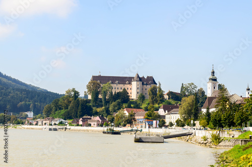 Zamek nad Dunajem © Klara