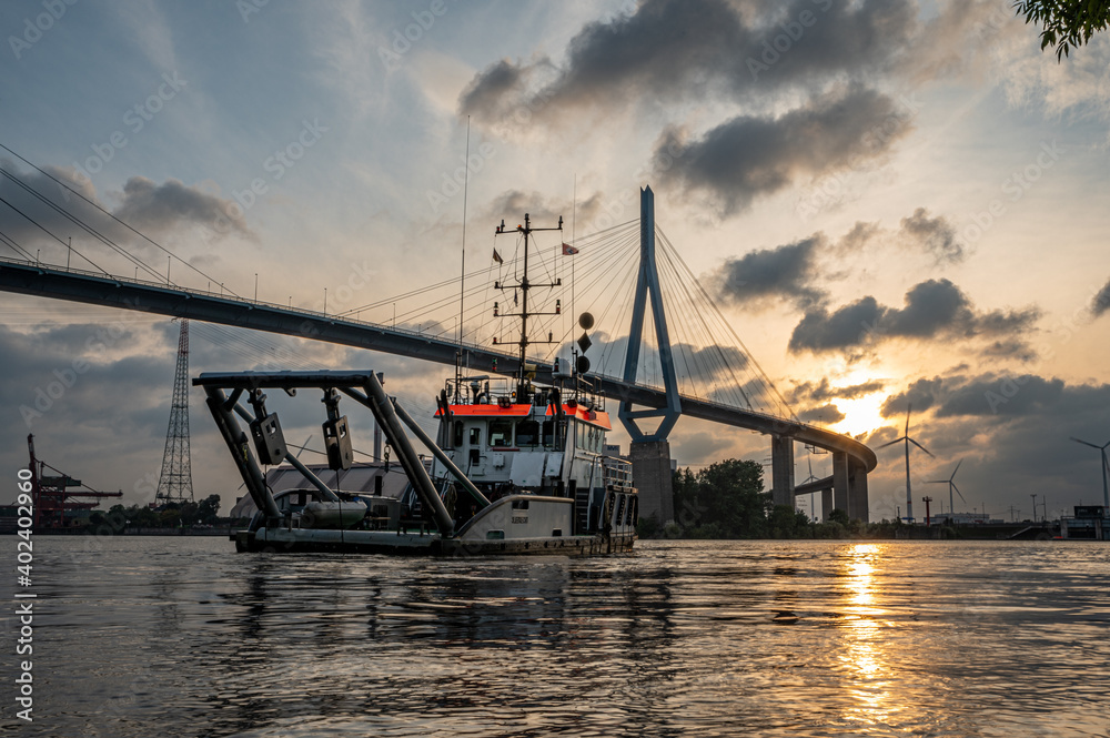 Fototapeta premium Köhlbrandbrücke in Hamburg
