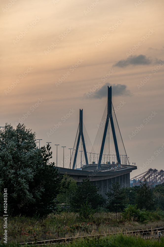 Obraz premium Köhlbrandbrücke in Hamburg