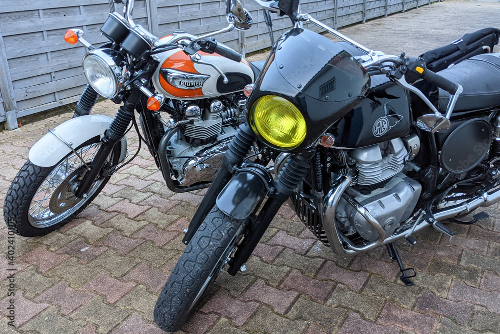 triumph bonneville t120 vs royal enfield interceptor